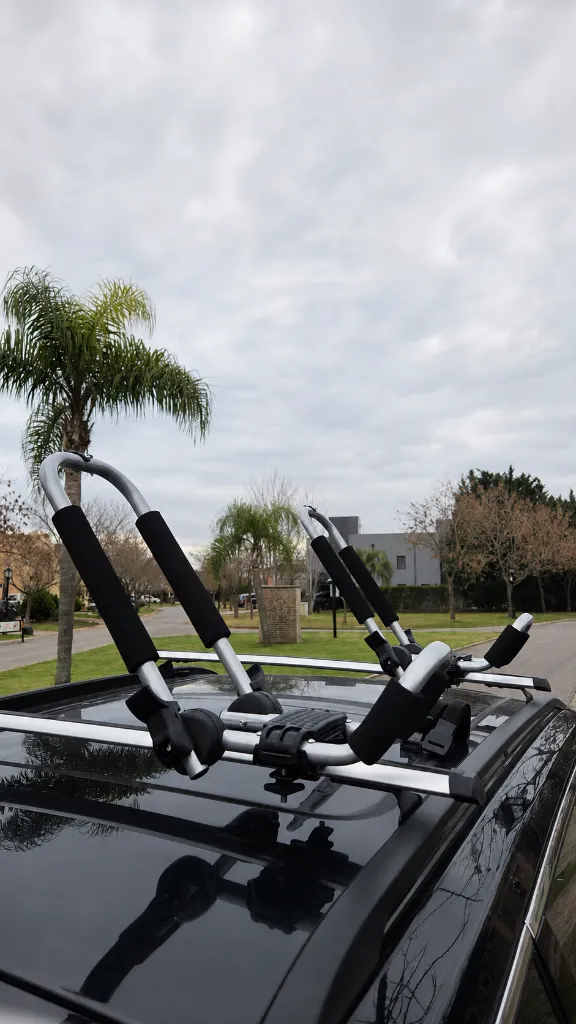 rack_techo_auto_portakayak_jota_primerplano 2 racks.webp